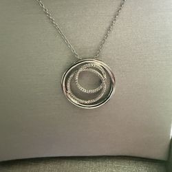 Zales 925 Sterling Silver 3 Circle Pendant 