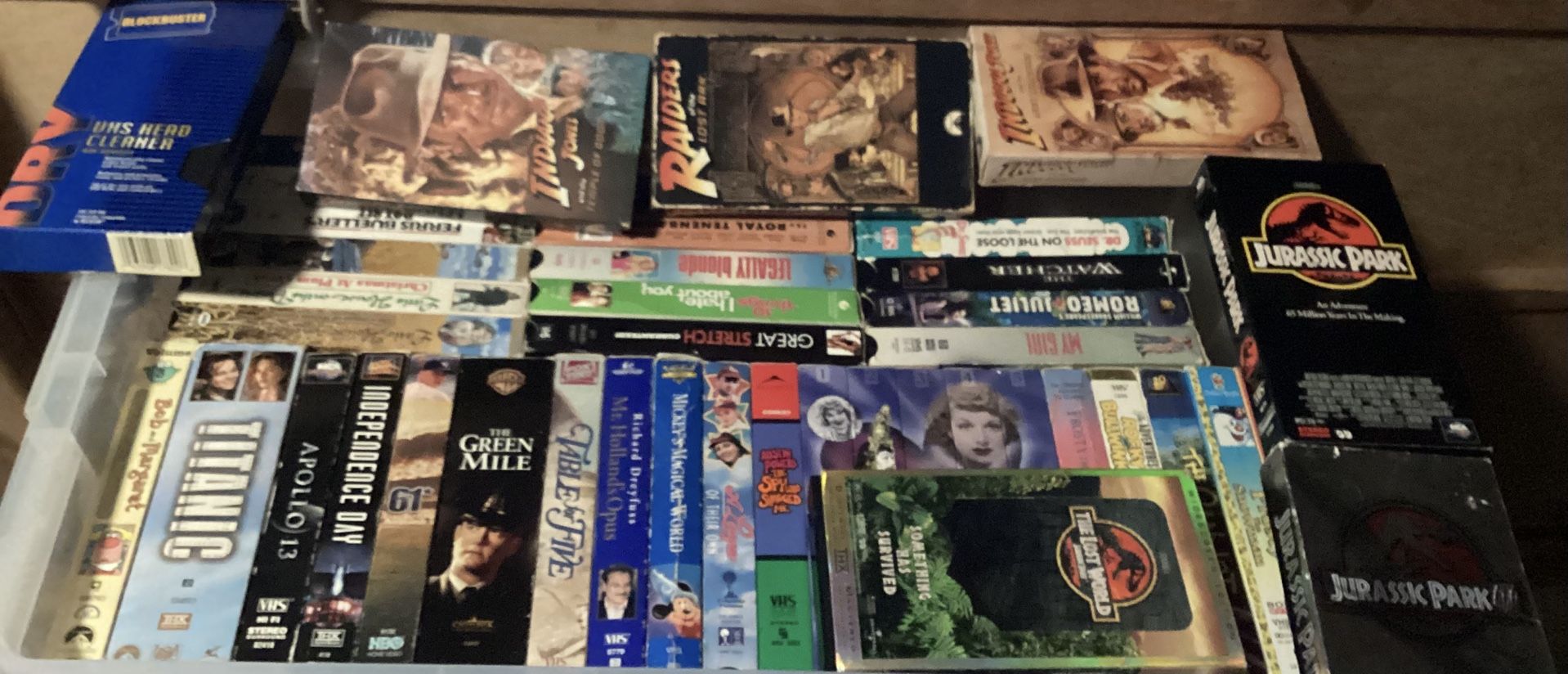 lot of 44 Action,Drama,comedy VHS Tapes Indiana jones Jurassic park UNTESTED