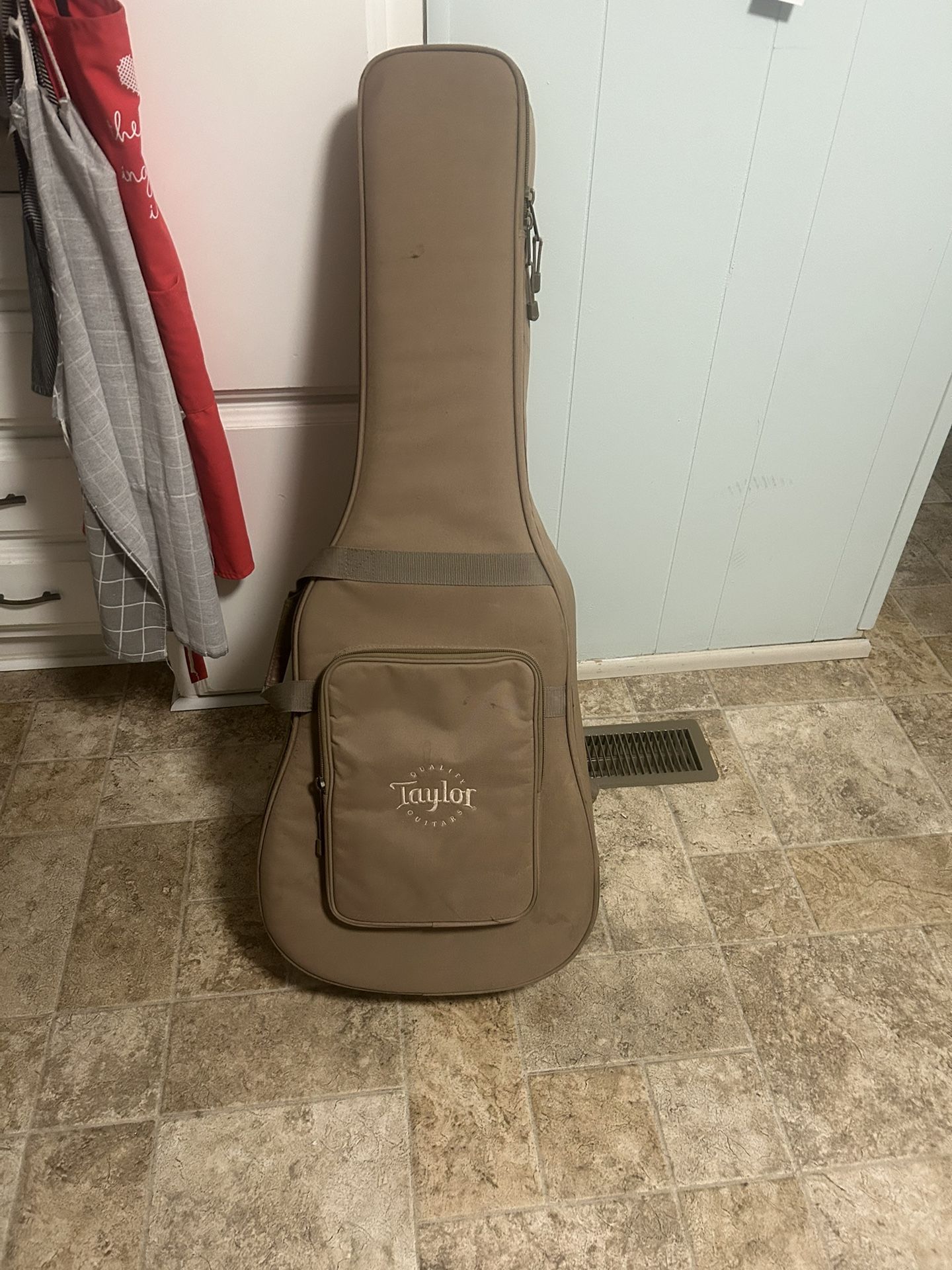Taylor Thick Padded Soft Case