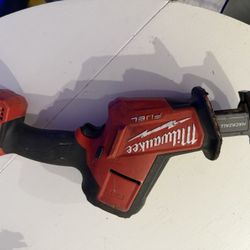 Milwaukee Fuel hacksaw
