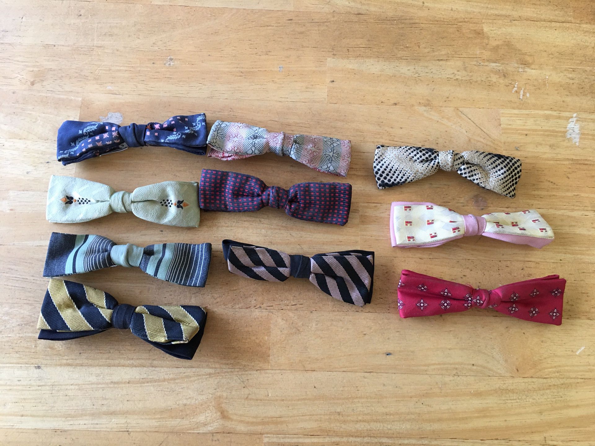 Vintage Bow Ties (clip)
