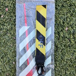 Off White Keychain Caution 