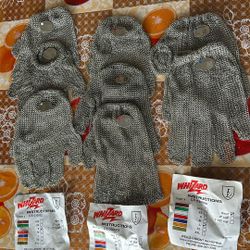 Iron Gloves    / Guantes De Acero 