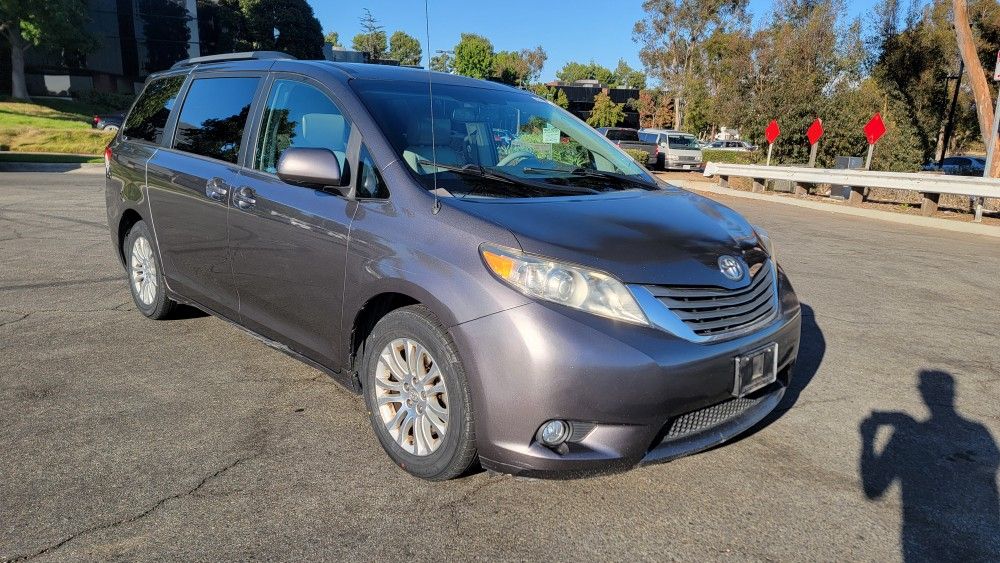 2012 Toyota Sienna