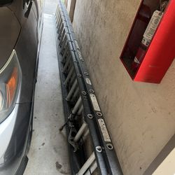 Stanley Fiberglass 32ft Ladder 