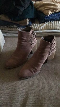 9.5 Carlos Santana boots