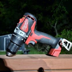 Milkwaukee M18 Hammer Drill