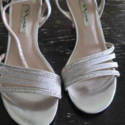 Size 7, Silver LOW heels, Comfortable 