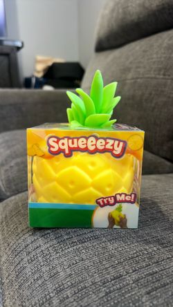 PINEAPPLE SQUEEEZY
