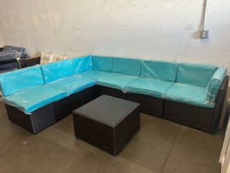 Brand New 7 piece Wicker Patio Furniture Set