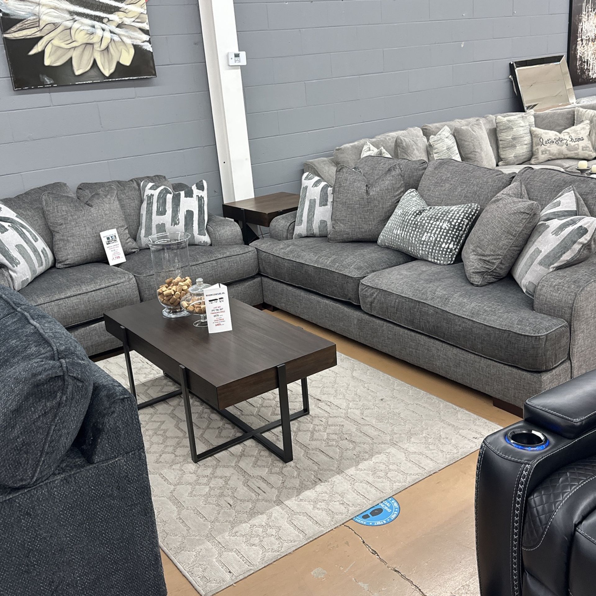 Final Sale!!! Very Comfortable Sofa And Loveseat