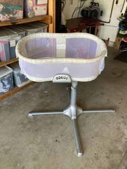 Halo Bassinet With Music, Light, Swivel Base