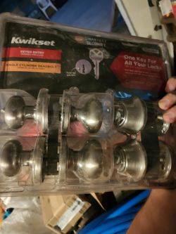 Kwikset Keyed Entry Knob and Deadbolt Set