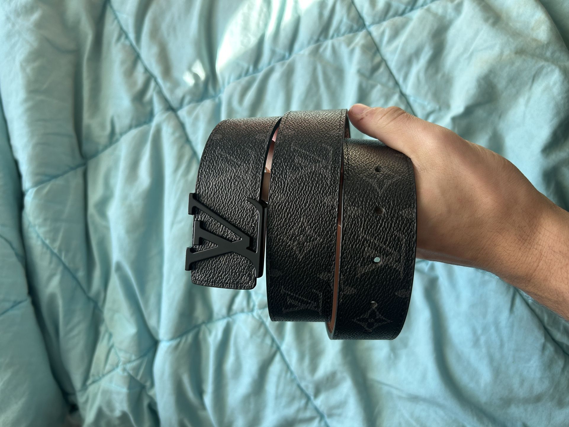 Men’s Louis Vuitton belt