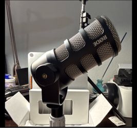 Rode PodMic Dynamic Cardioid Podcast Microphone w/ Pop Filter & XLR Cable