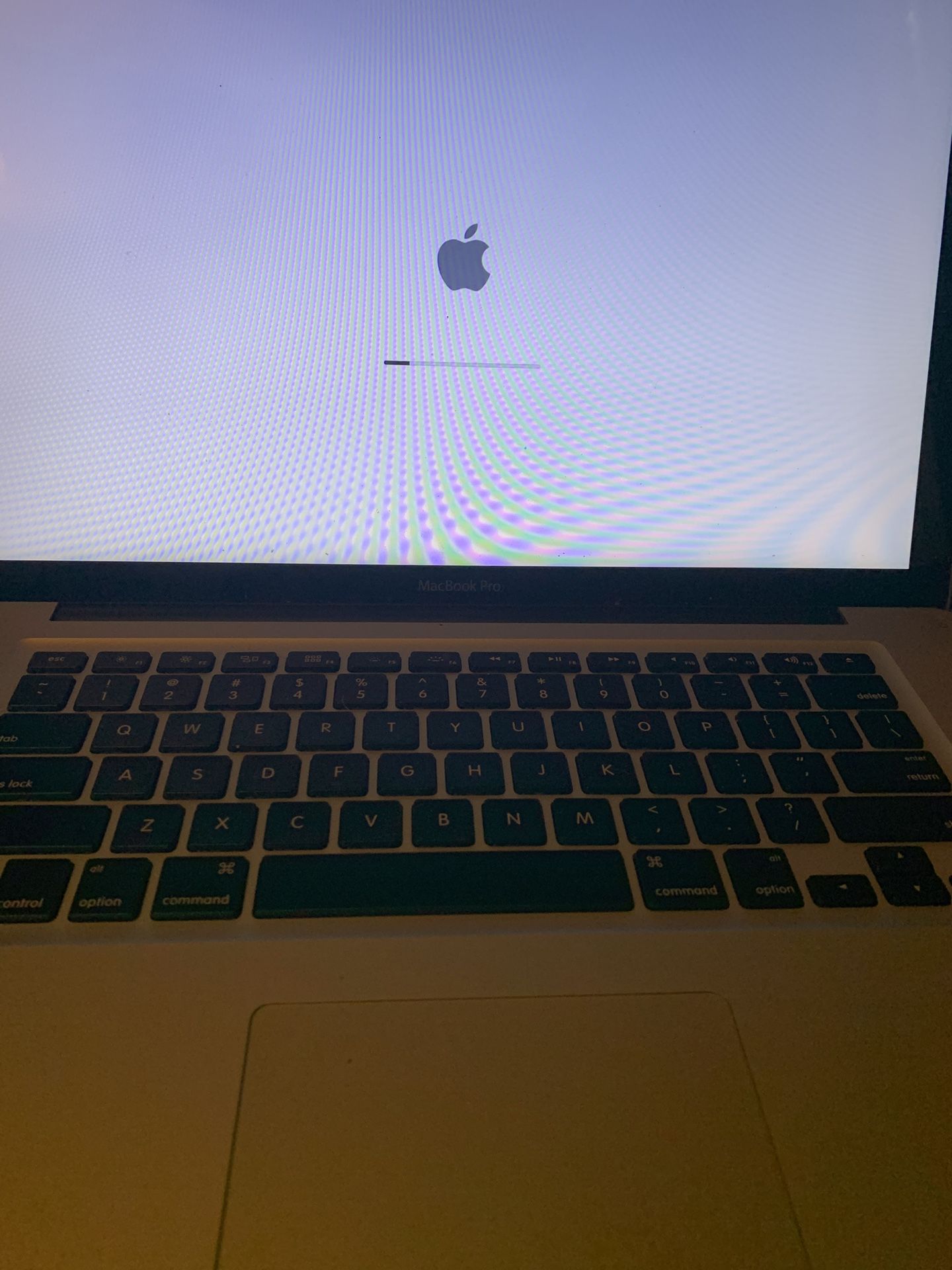 APPLE MACBOOK PRO