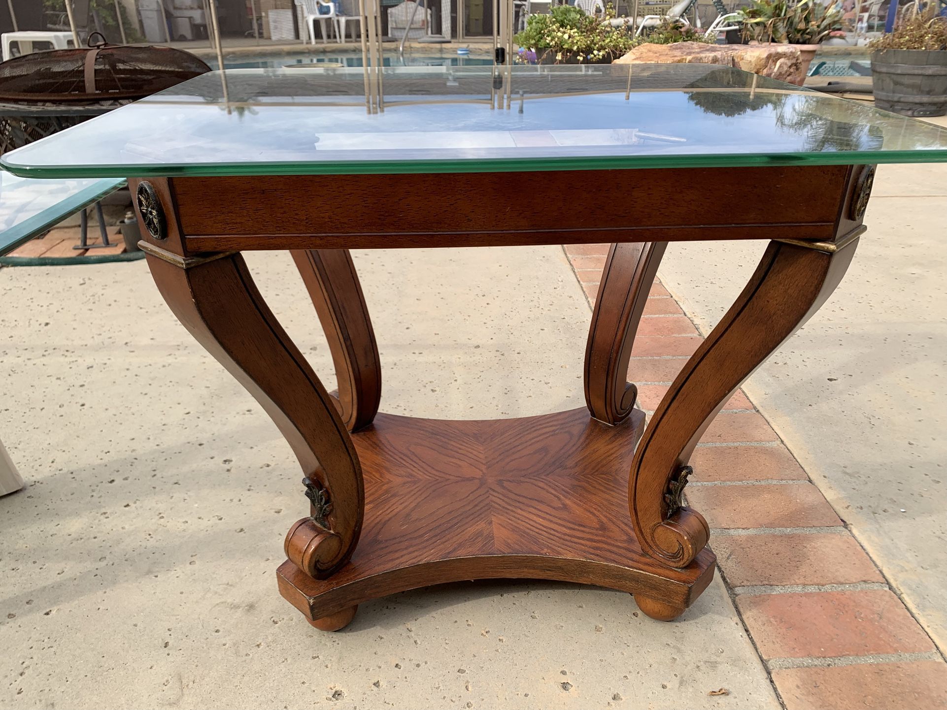 End/Side Table. $30.00.      Chino, Ca