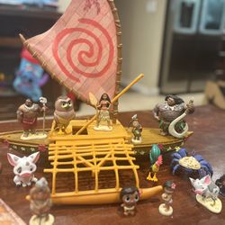 Moana Figurine Set with Sailboat And Outfit