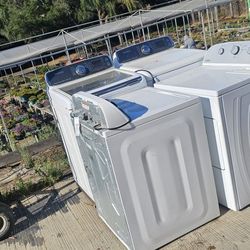 Whirlpool And Samsung Washer Dryer Set