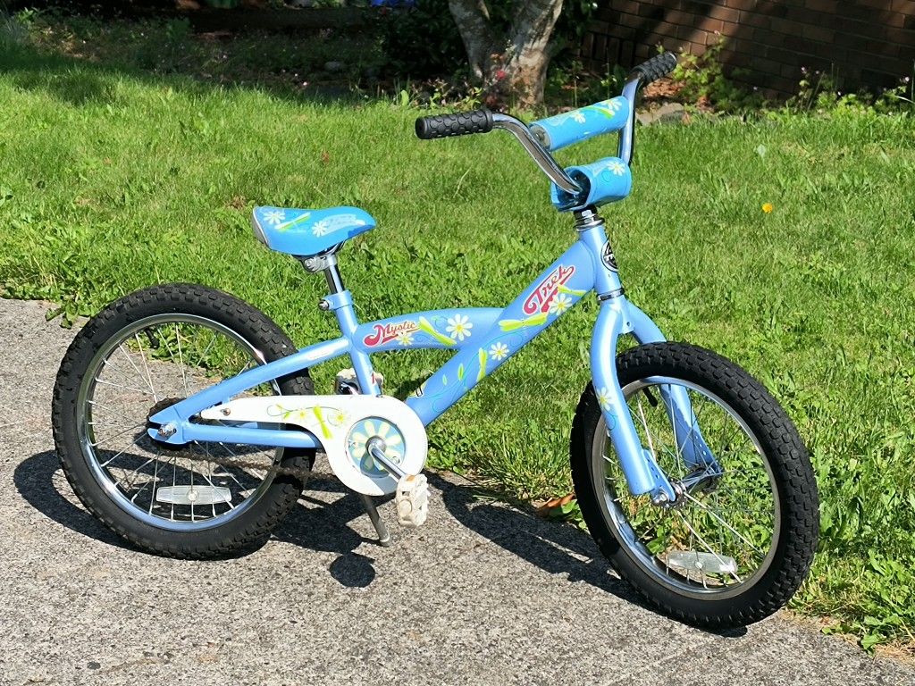 16" Trek Mystic Dialed Girls BMX Bike