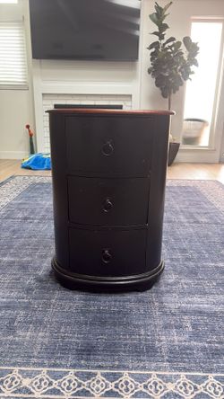 “FREE” three drawer small End Table in good shape 30 inches high, pick up only