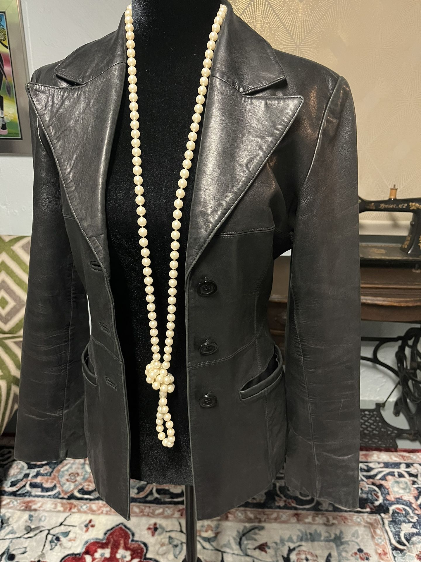 Beautiful 💯 % Genuine Leather XS Bebe Women’s jacket