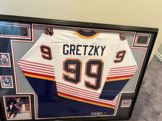 Wayne Gretzky Signed And Framed Jersey