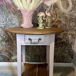 Cutest Pink Side Table. 
