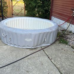 Saluspa Inflatable Hot Tub 