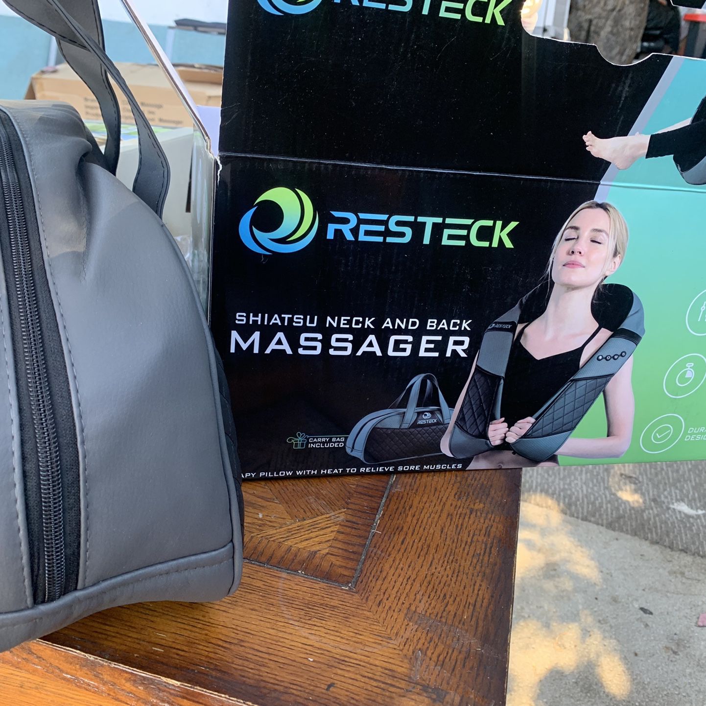 RESTECK Shiatsu Massager Carry Bag for Neck, legs, and Back with Heat Open  Box