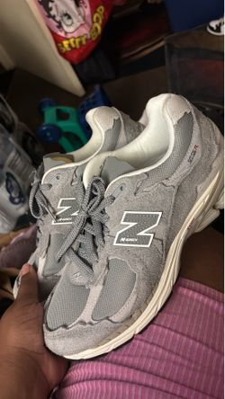 New Balance 2002 R
