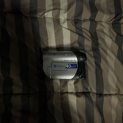 Sony Handycam DCR-DVD108 camcorder