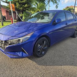 2022 Hyundai Elantra 