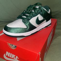 WOMENS NIKE DUNK LOW