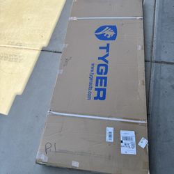 NEW gmc/chevy Bed Cover