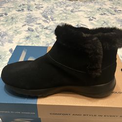 New black Sketchers Suede Ankle boot