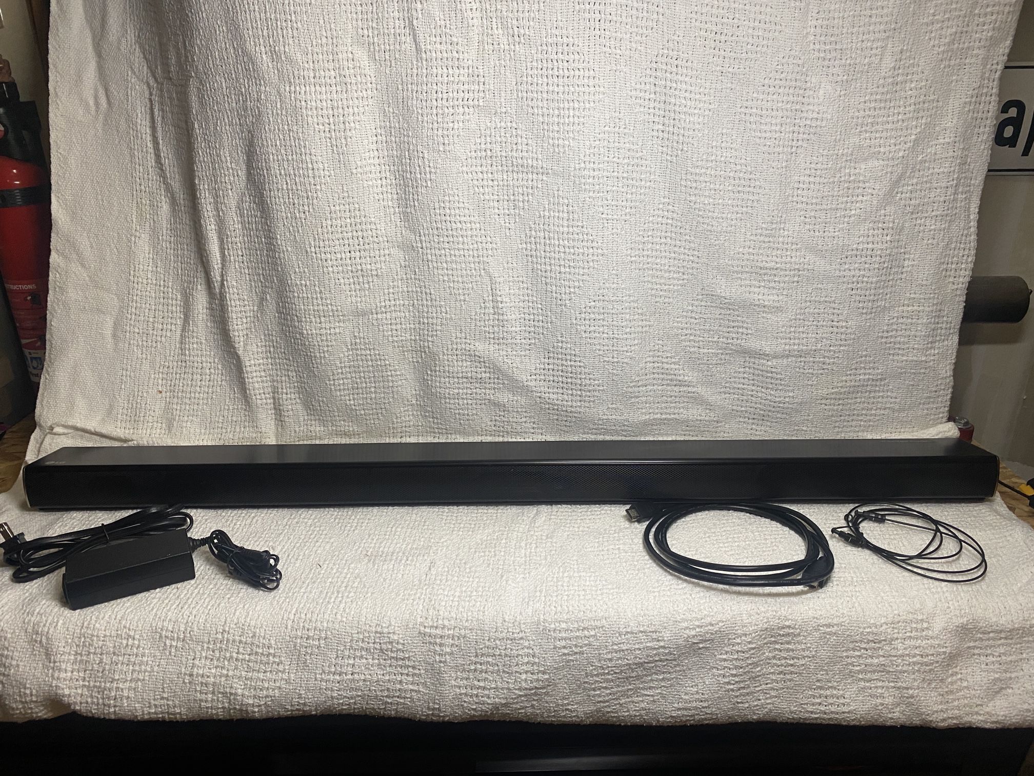 LG SH7B Sound Bar With Bluetooth Subwoofer