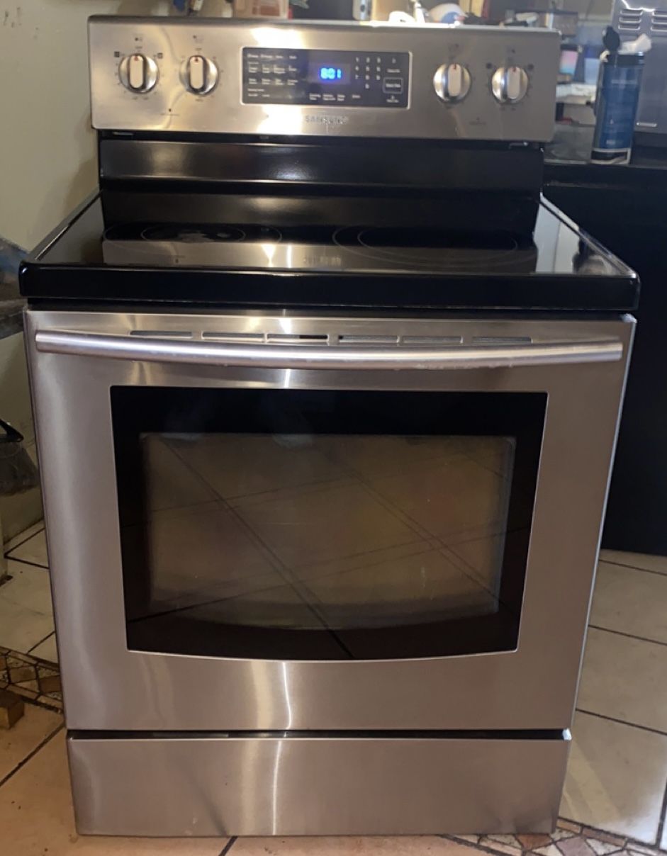 Samsung Glass Top Stove With Self Cleaning Convection Oven 