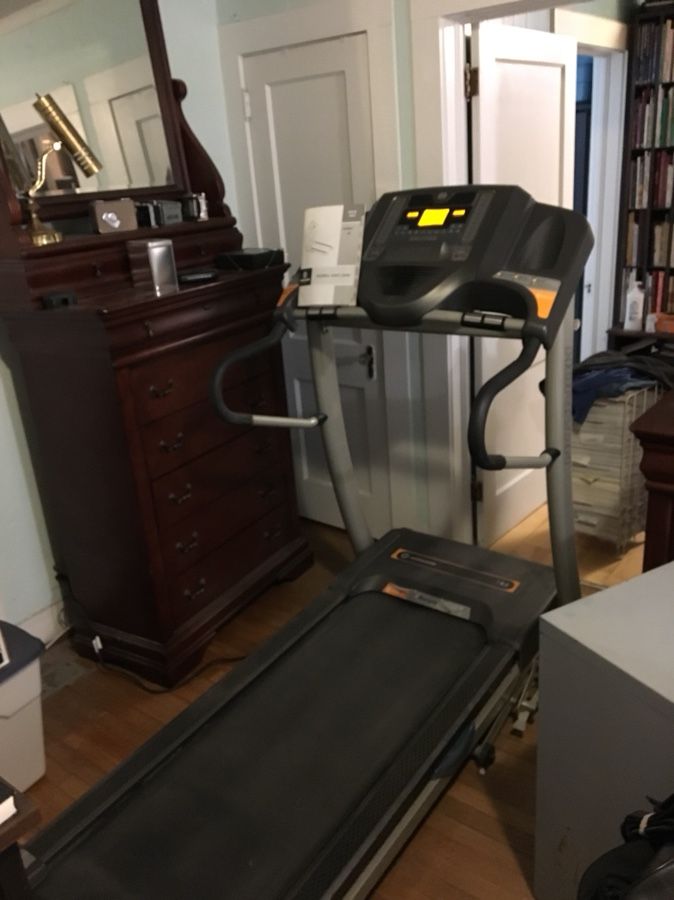Horizon T82 Treadmill in Great Condition