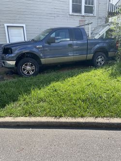 2006 f 150 4 door under 150k miles no engine no cat converter 1500 obo or parts