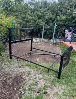 Free Bed Metal Bed Frame