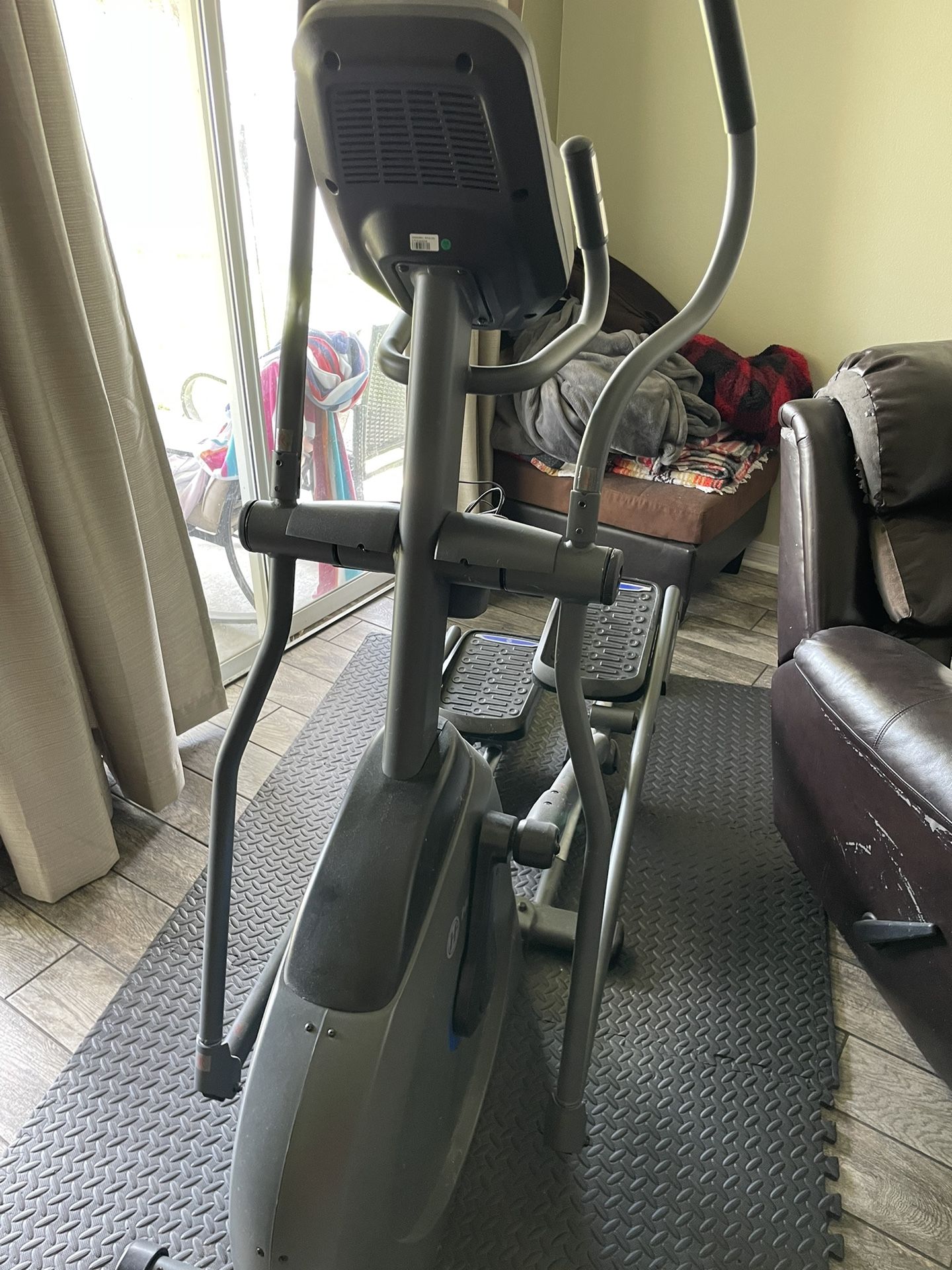 Horizon Fitness EX59 GO Series Elliptical exercise machine