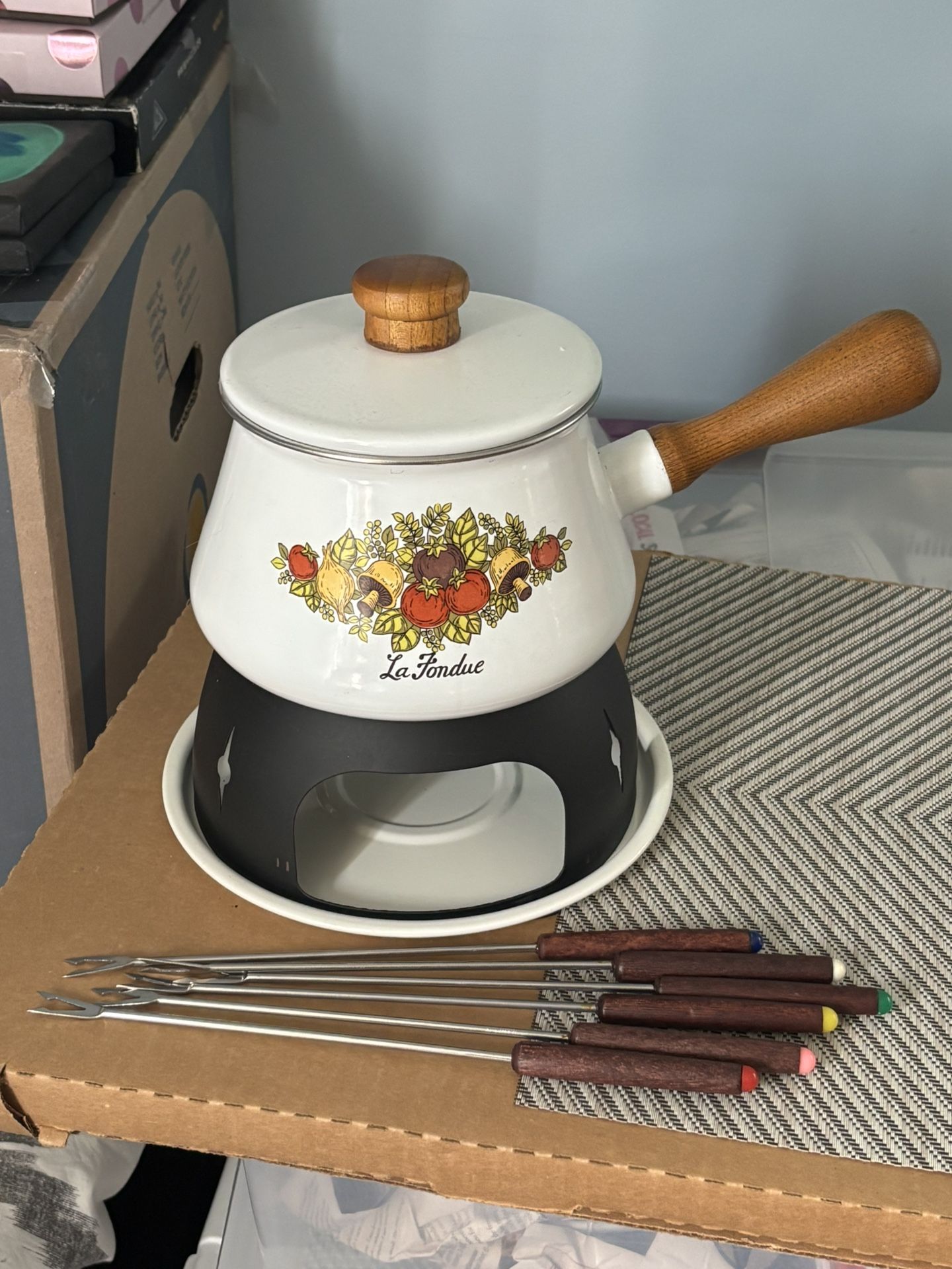 La Fondue- Antique Fondue Pot With Colorful Skewers