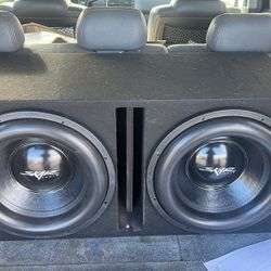 Two 15 inch skara subwoofers and amp 2000 w