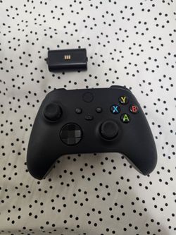 Xbox controller with rechargeable battery