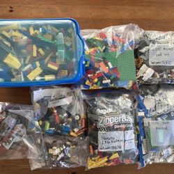 LEGO Set of 8