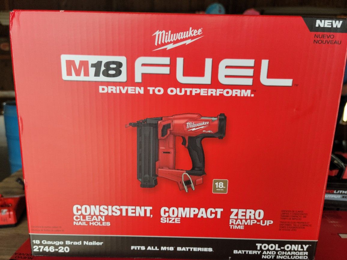 Milwaukee M18 FUEL 18-Volt Lithium-Ion Brushless Cordless Gen II 18-Gauge Brad Nailer