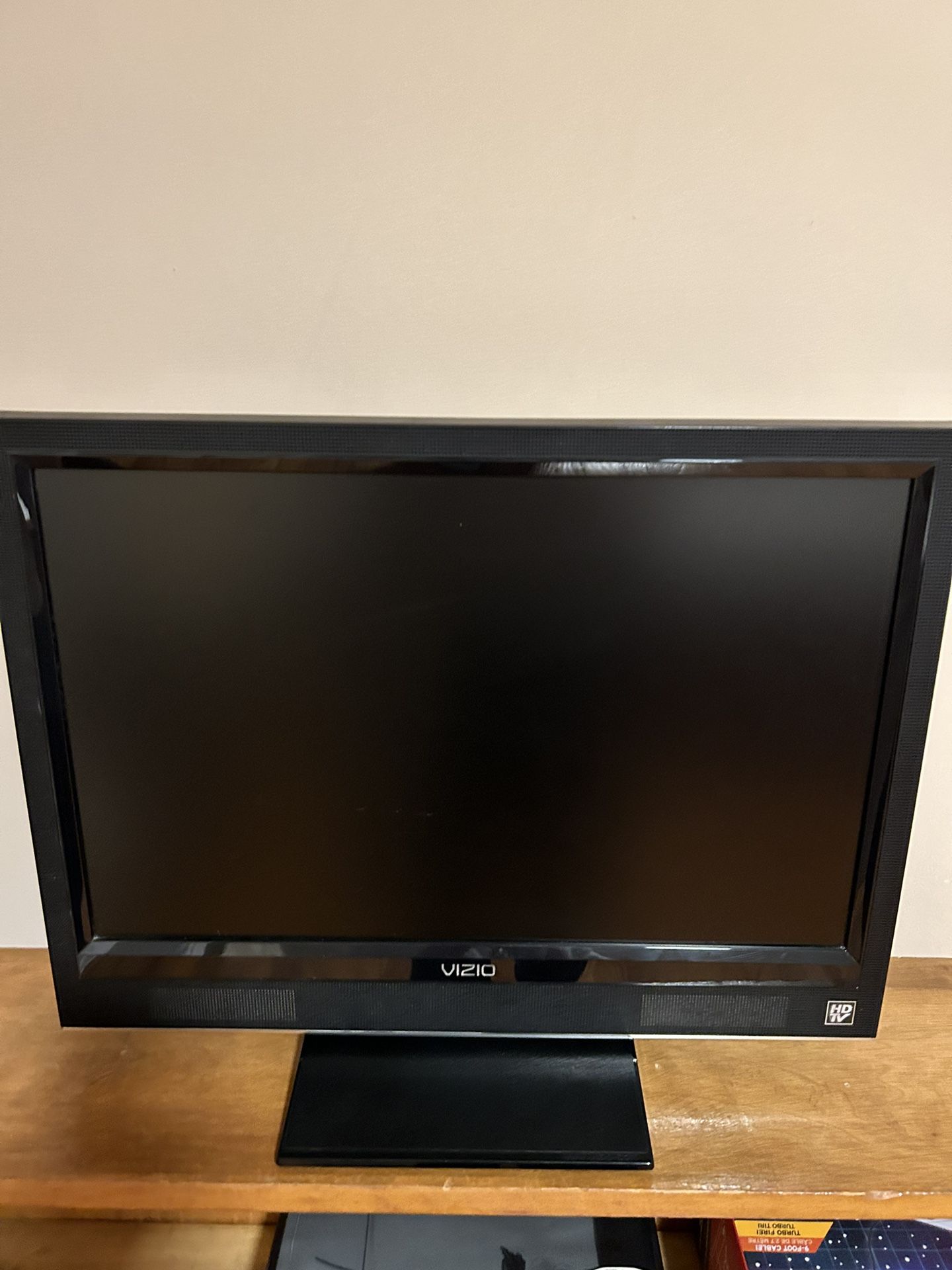 VIZIO VO22L HDTV10A HIGH DEFINITION LCD TELEVISION
