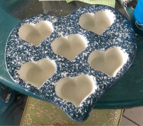 Heart-shaped baking cupcake muffin pan