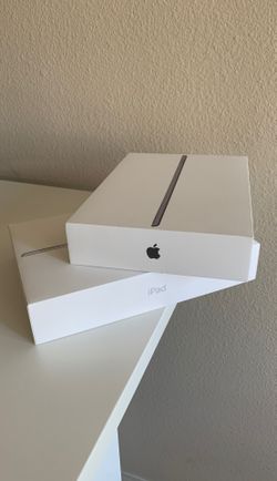 iPad 2020 box silver and grey